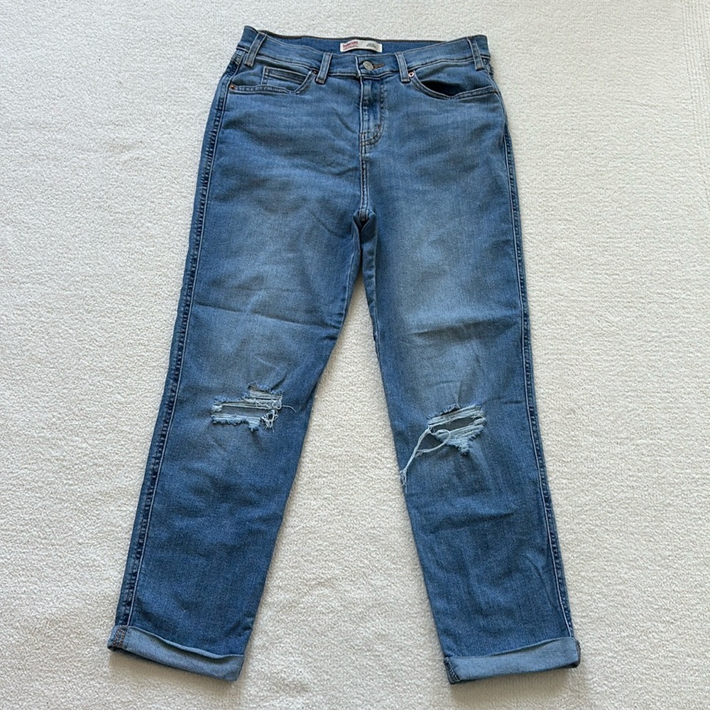 Levi Strauss Signature Heritage Boyfriend size 6. Excellent condition!